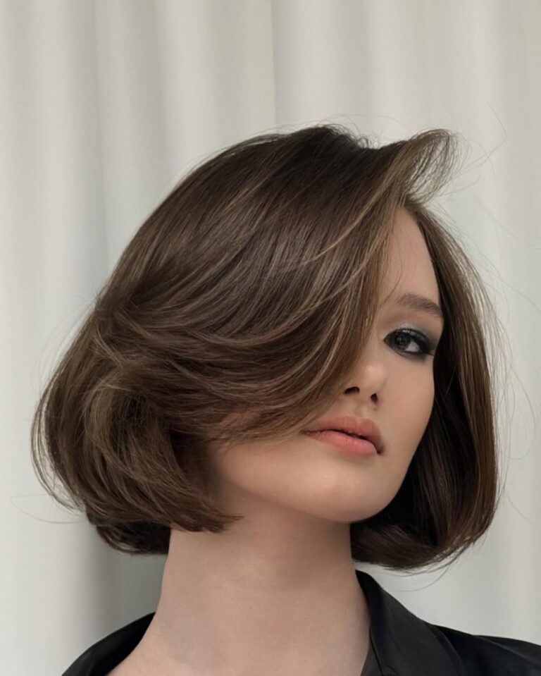 21 Chic Winter Hair Colors for Short Hair 2027