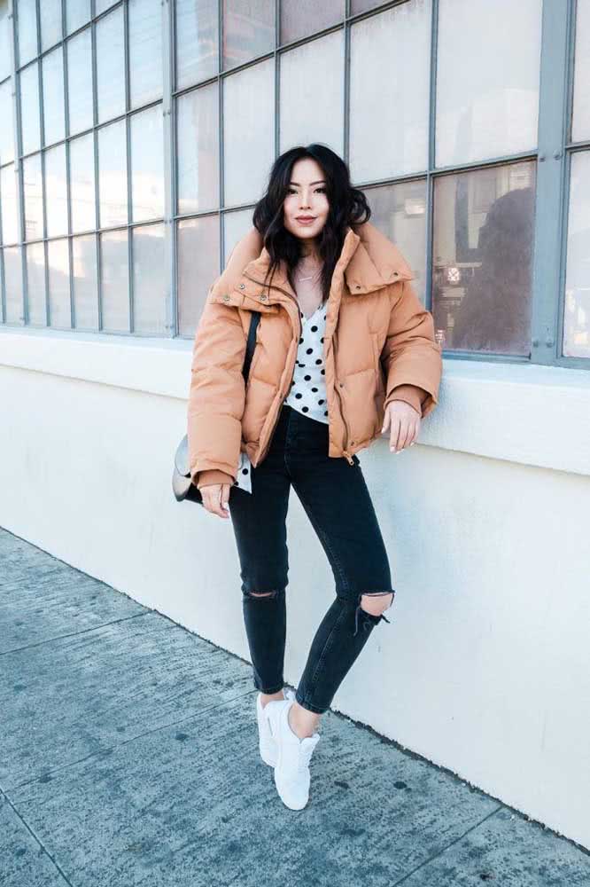 Tan Puffer Jacket with Polka Dot Top Tan Puffer Jacket with Polka Dot Top — Winter Streetwear Outfits