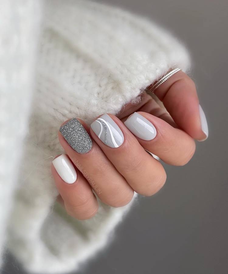 Silver Glitter Abstract Lines Light Grey White Nails Silver Glitter Abstract Lines Light Grey White Nails — Short Winter Nails