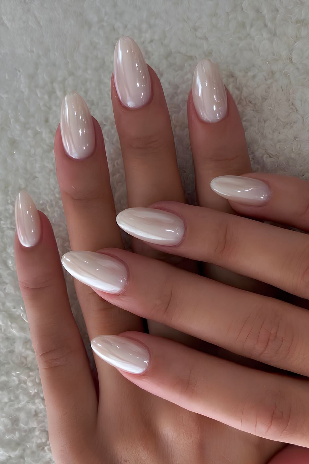 Creamy Off-White Pearlescent Almond Nails Creamy Off-White Pearlescent Almond Nails — Winter Almond Nails