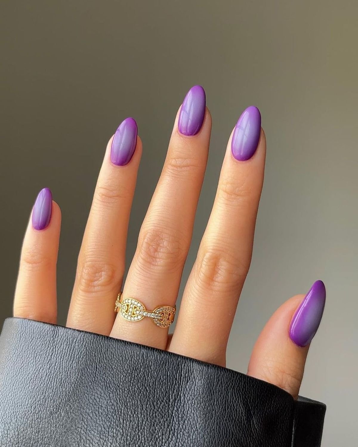 Smooth Purple Gradient Glossy Nails — Winter Purple Nails