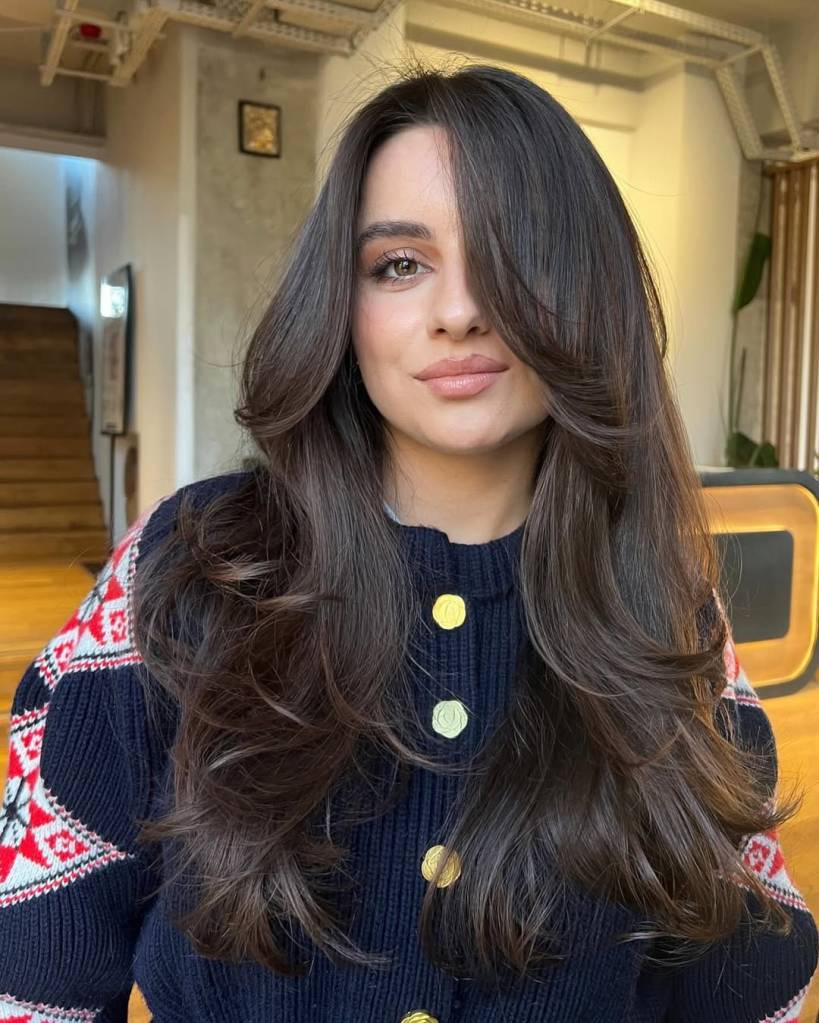 Visual Idea — Winter Haircuts for Oval Faces