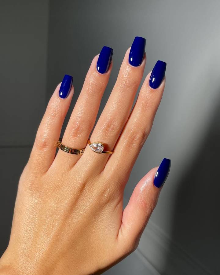Deep Cobalt Blue Coffin Nails Deep Cobalt Blue Coffin Nails — Winter Nail Colors for Women Over 40