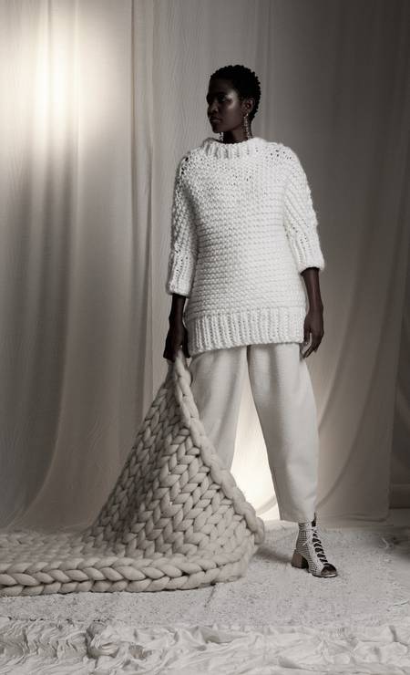Chunky Knit Sweater and Wide-Leg Trousers for Cozy Casual Chunky Knit Sweater and Wide-Leg Trousers for Cozy Casual — Winter White Outfits