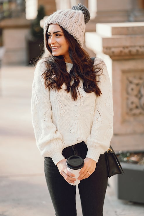 Cozy Knitwear Styling: Sweater and Beanie — Cute Winter Outfits