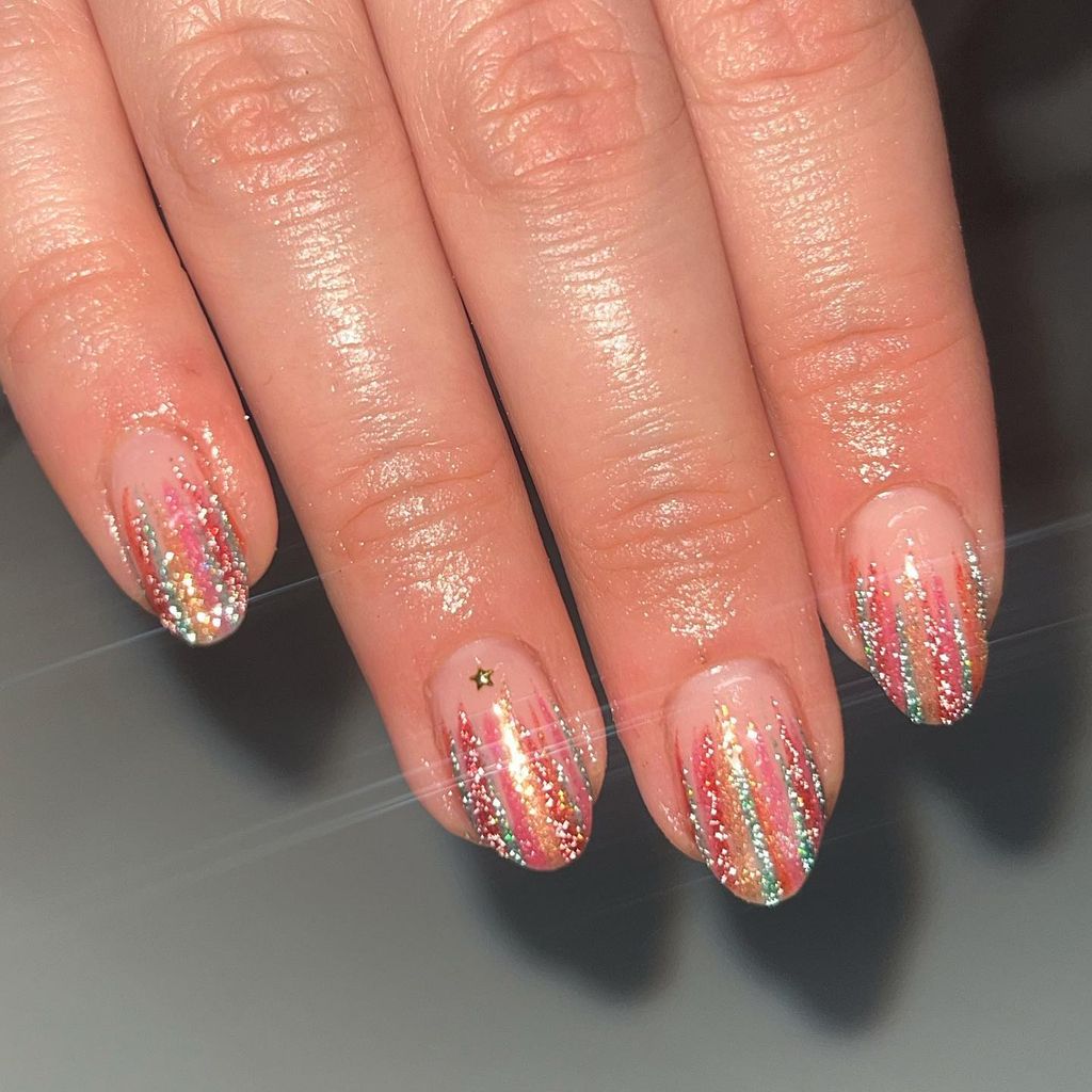 Short Oval Glitter Stripe Nails Short Oval Glitter Stripe Nails — Winter Oval Nails