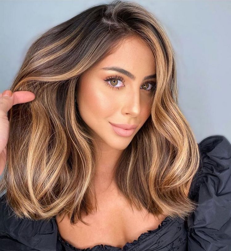 Collarbone Lob with Blonde Highlights Collarbone Lob with Blonde Highlights — Winter Haircuts with Curtain Bangs