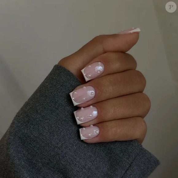 Visual Idea — Winter Squoval Nails