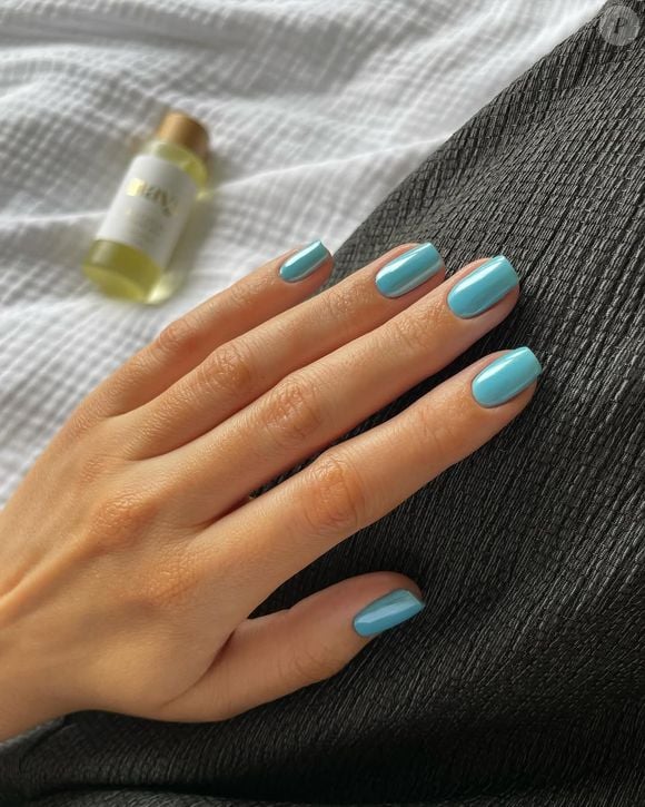Light Beige Short Square Nails Light Beige Short Square Nails — Winter Nail Colors for Women Over 40