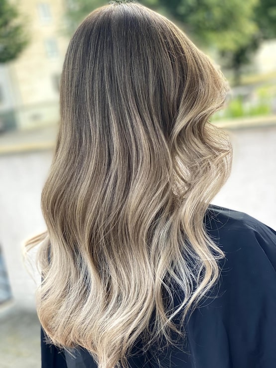 Mid-Back Visual Idea Mid-Back Visual Idea — Winter Balayage