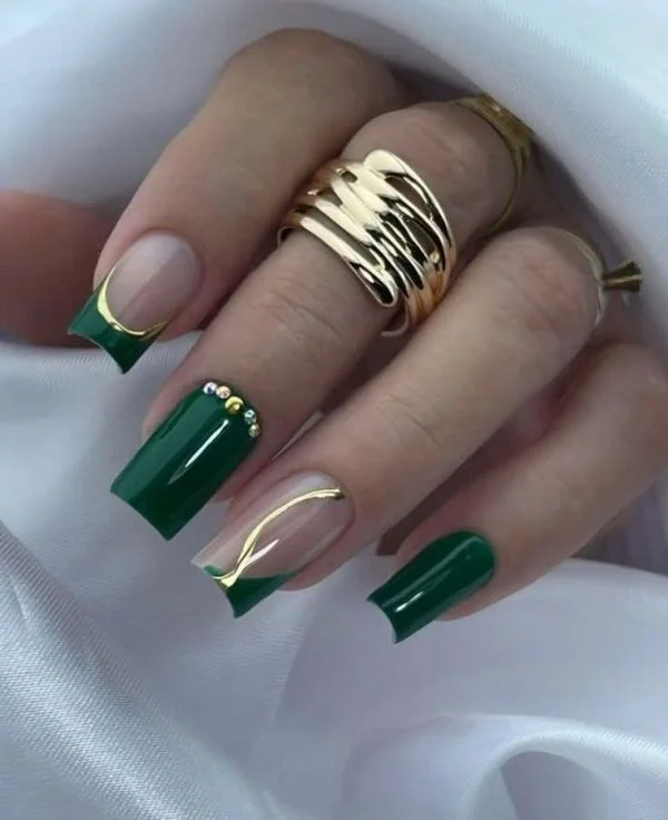 Evening Visual Idea — Emerald Green Nails