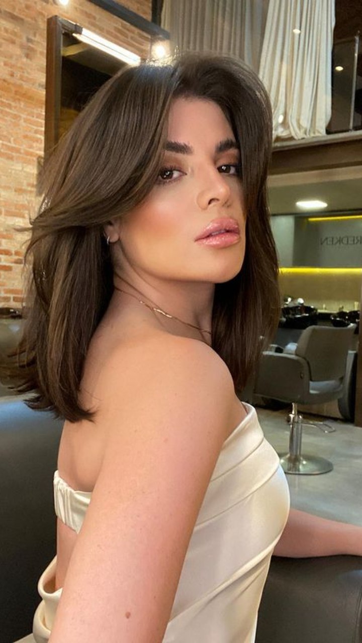 Voluminous Long Bob In Medium Brown Voluminous Long Bob In Medium Brown — Winter Hair Colors for Short Hair