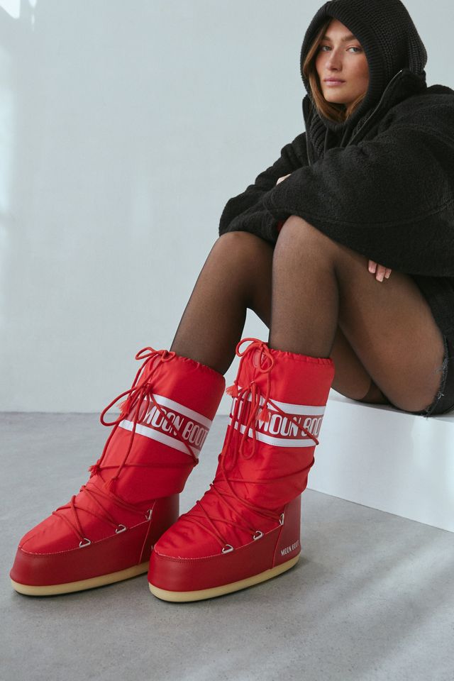 Casual Outfit Idea Casual Outfit Idea — Moon Boots Outfits