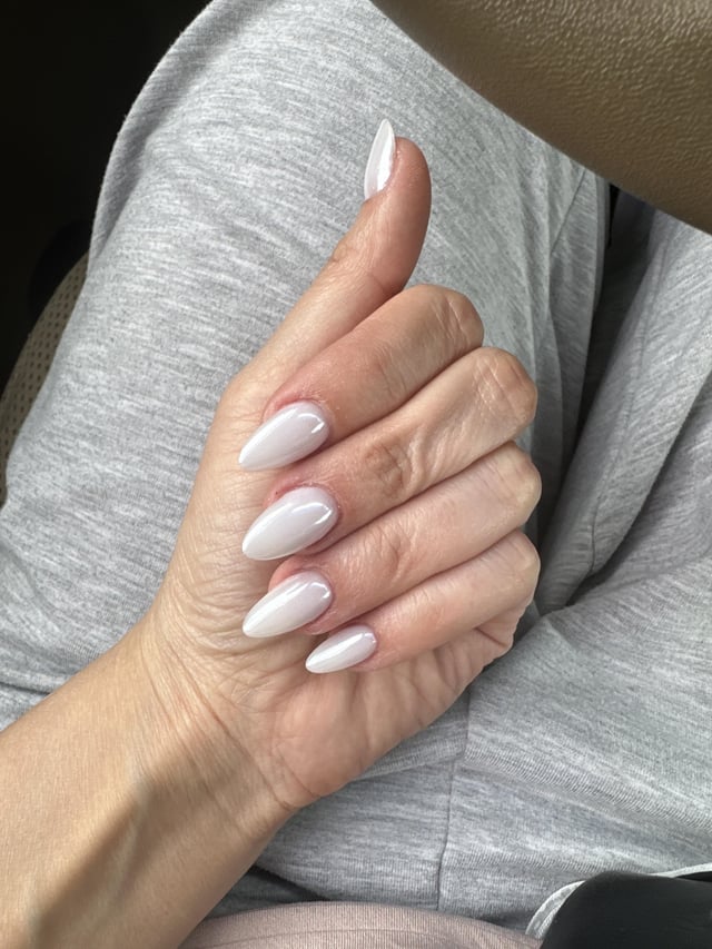 One Hand Medium Shot Visual Idea One Hand Medium Shot Visual Idea — Milky White Nails