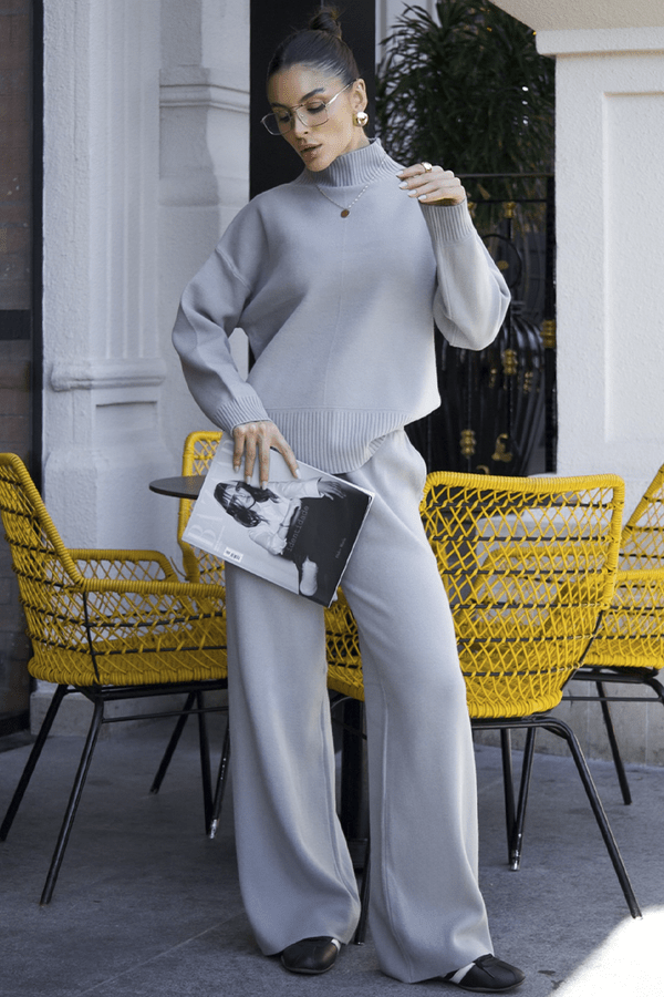 Light Grey Knit Set with Turtleneck and Wide Legs Light Grey Knit Set with Turtleneck and Wide Legs — Knit Set Outfits