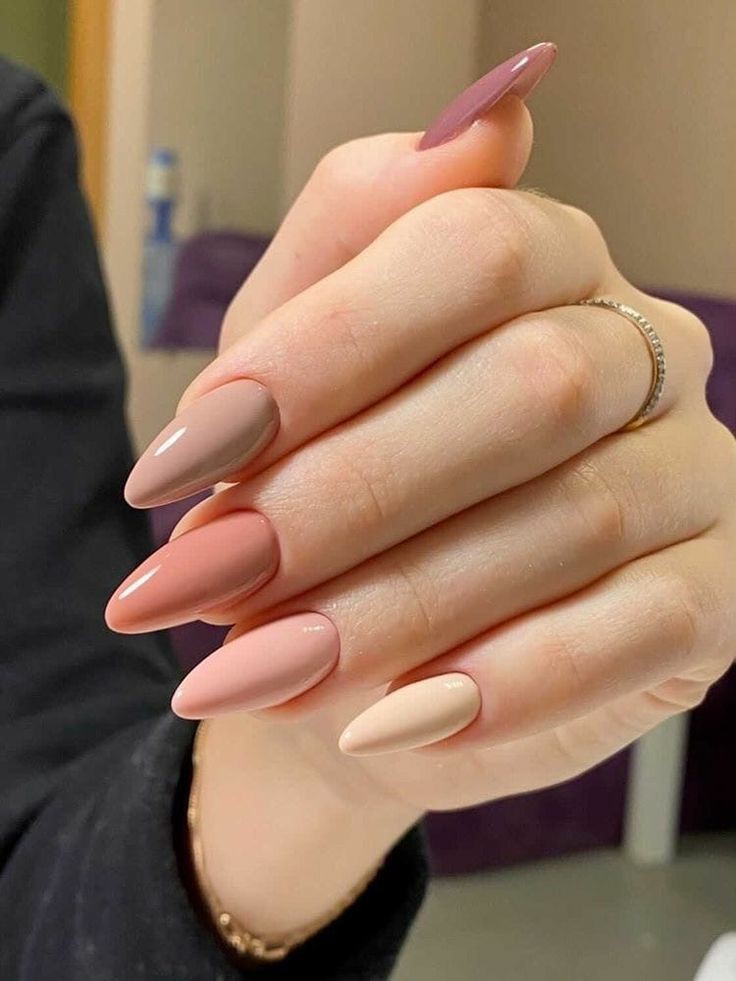 Soft Nude Pink Stiletto Gradient Soft Nude Pink Stiletto Gradient — Simple Winter Nails