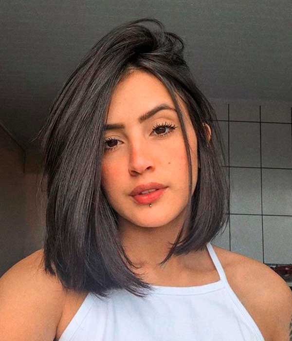 Sleek Bob With Side Parting Sleek Bob With Side Parting — Winter Haircuts for Straight Hair