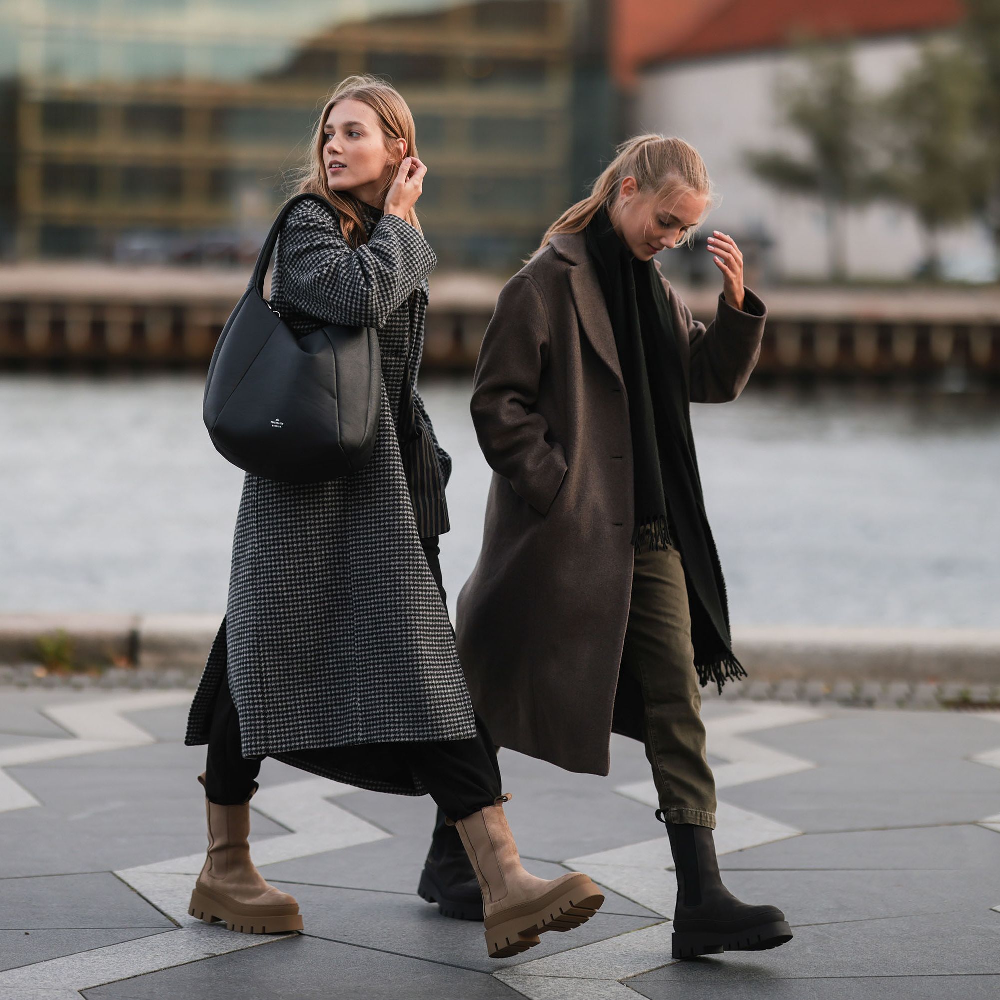 Camel Suede Boots: Classic Trousers and Coat Combination Camel Suede Boots: Classic Trousers and Coat Combination — Chelsea Boots Outfits