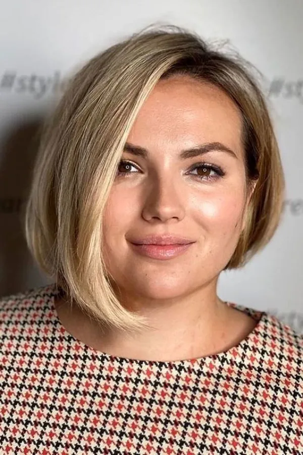 Asymmetrical Dark Blonde Bob — Winter Haircuts for Round Faces