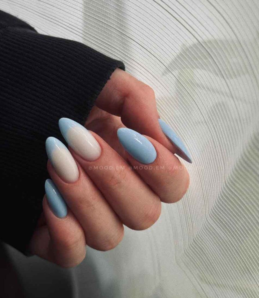 Color Block With A Gradient Transition Visual Idea Color Block With A Gradient Transition Visual Idea — Icy Blue Nails