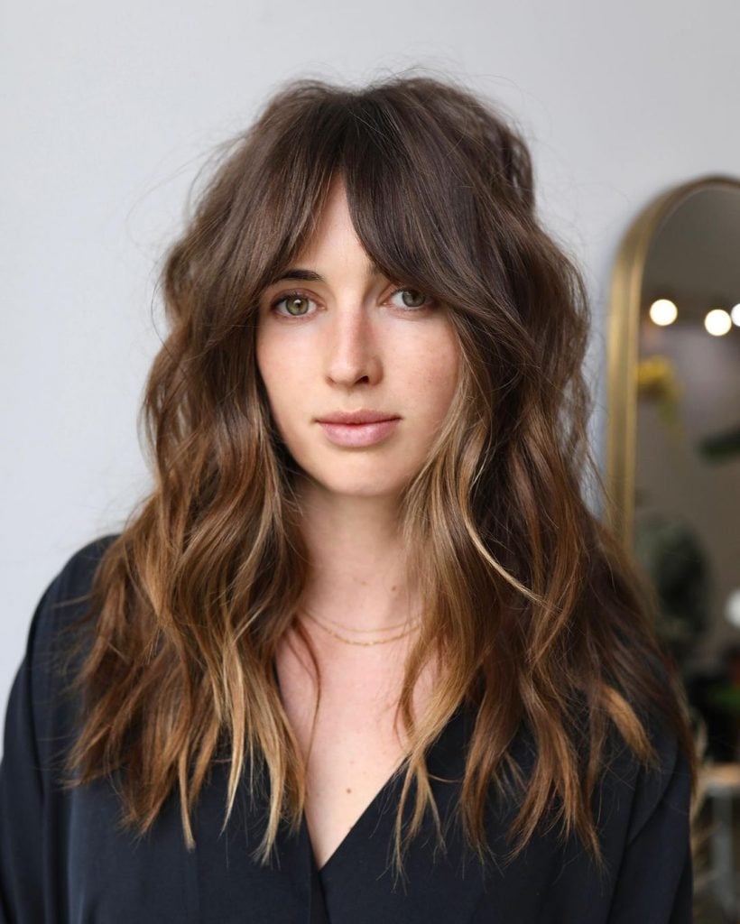 Medium Brown Wavy With Curtain Bangs Medium Brown Wavy With Curtain Bangs — Cinnamon Brown Hair