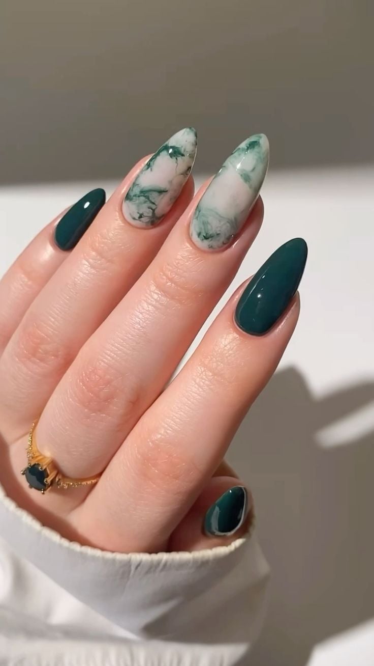 Deep Green White Marble Deep Green White Marble — Winter Marble Nails