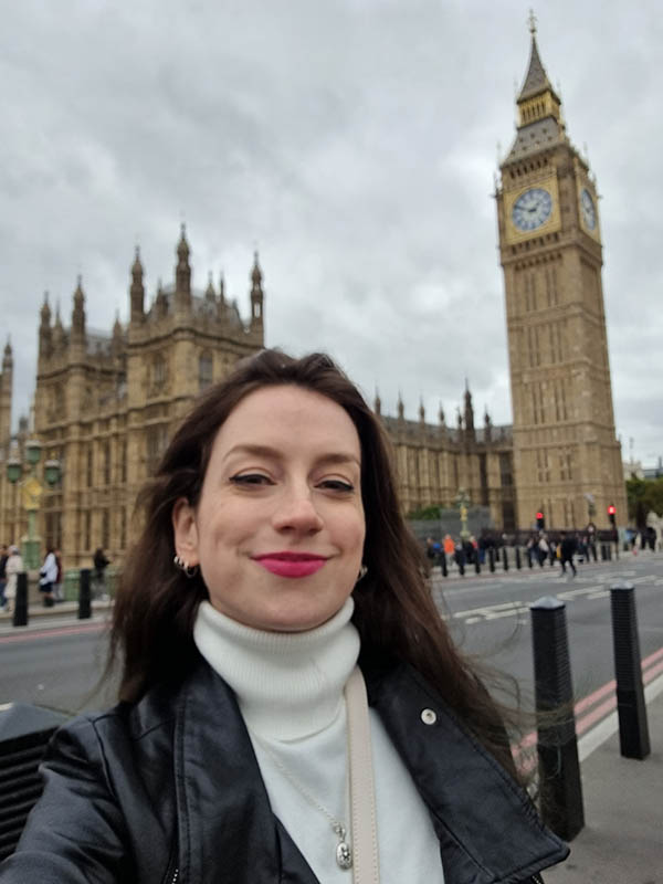 Casual Sightseeing Outfit Idea — London Winter Outfits