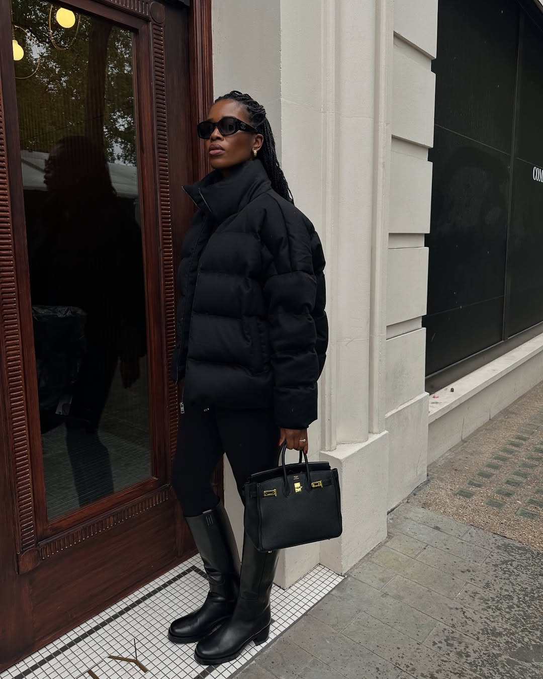 Monochromatic Black: The Power of a Puffer Jacket Monochromatic Black: The Power of a Puffer Jacket — Grunge Winter Outfits