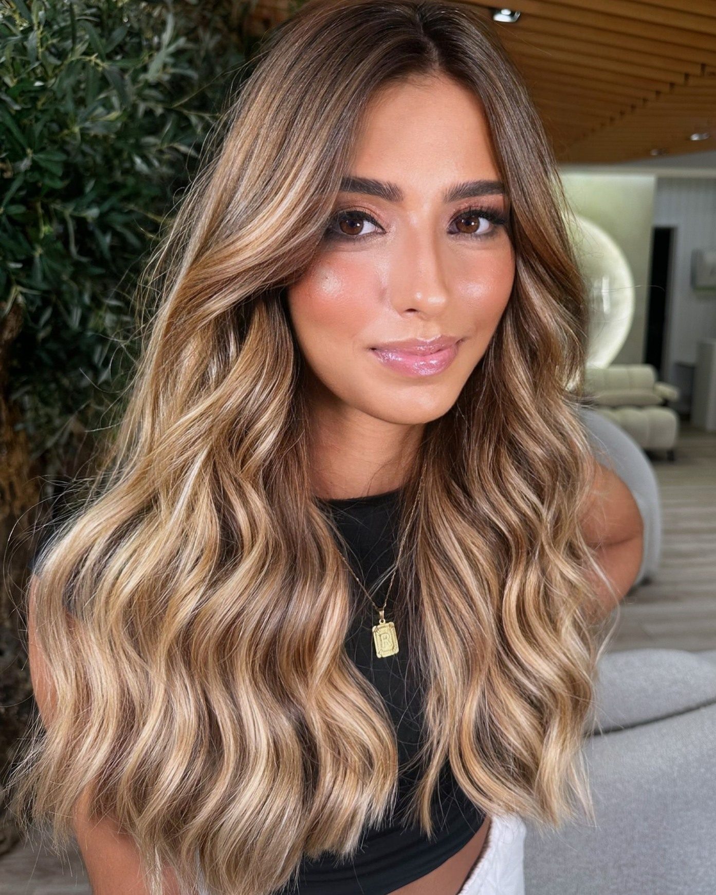 Warm Brown Base With Honey Balayage Visual Idea Warm Brown Base With Honey Balayage Visual Idea — Winter Balayage