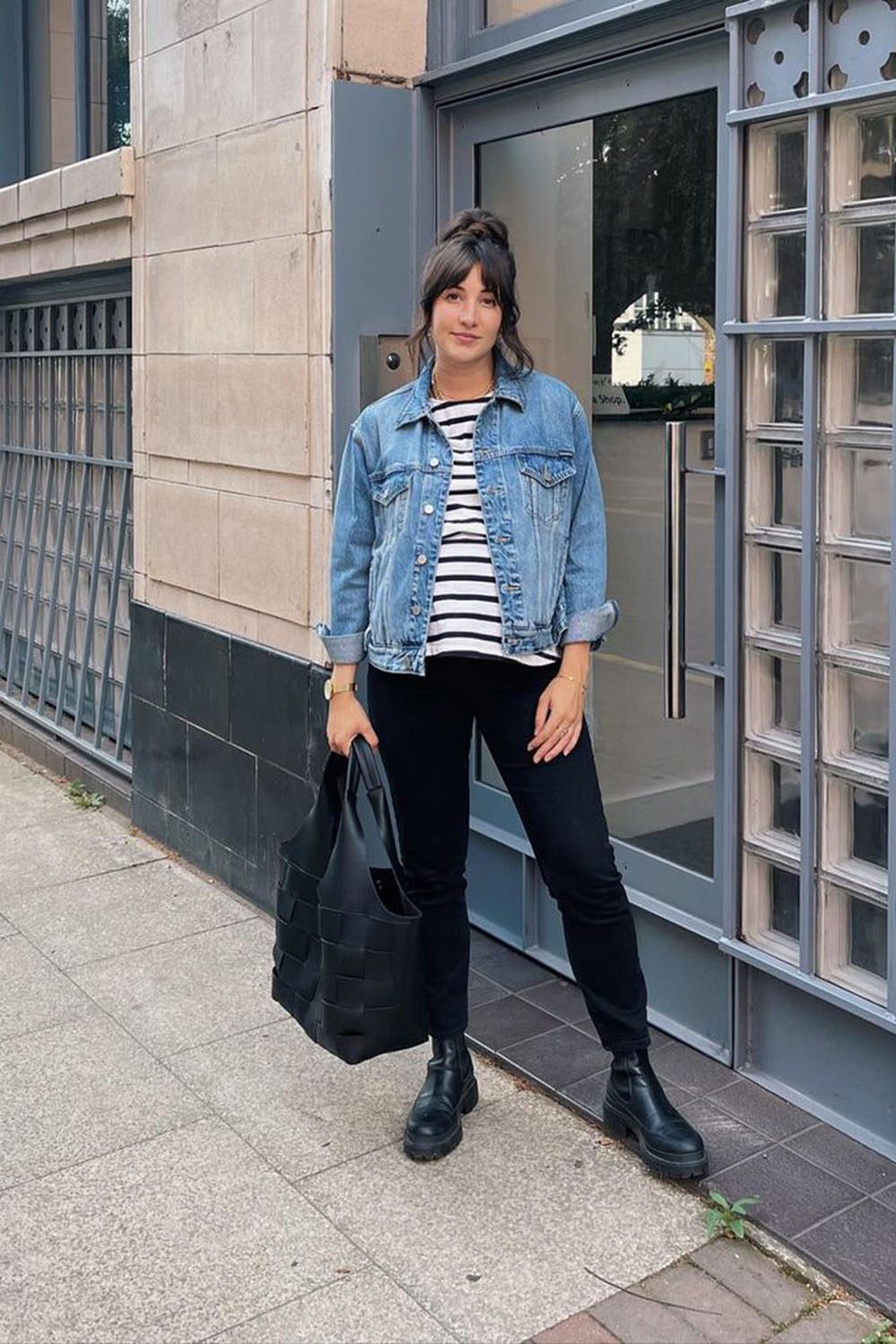 Striped T-Shirt Denim Jacket Denim Jacket Casual: Stripes and Black Chelsea Boots Striped T-Shirt Denim Jacket Denim Jacket Casual: Stripes and Black Chelsea Boots — Chelsea Boots Outfits