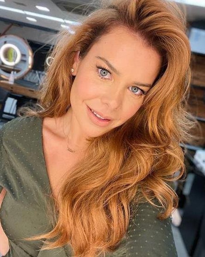 Vibrant Copper Red Visual Idea Vibrant Copper Red Visual Idea — Winter Hair Colors