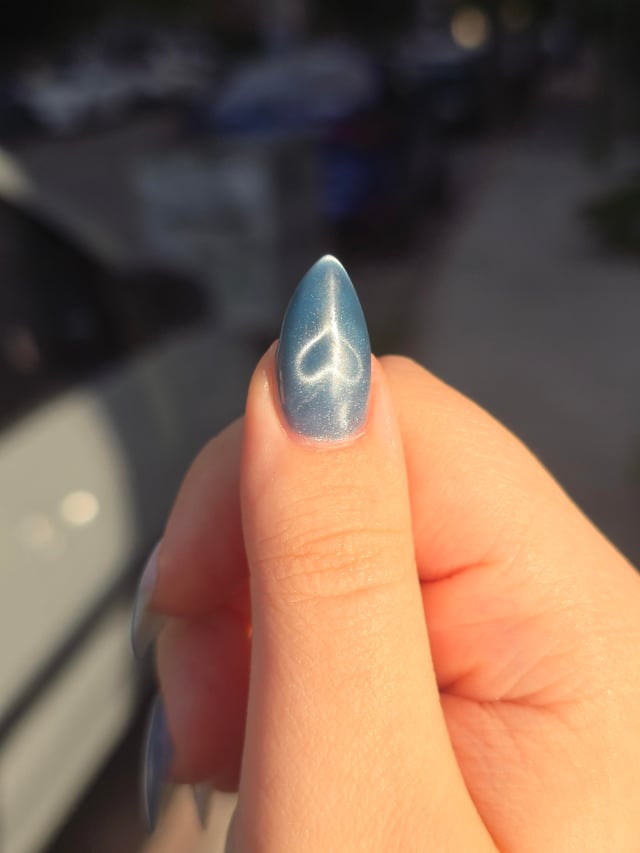Peace Sign Motif On Accent Nail Visual Idea Peace Sign Motif On Accent Nail Visual Idea — Icy Blue Nails