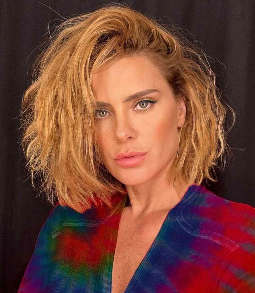 Tousled Honey Blonde Bob Tousled Honey Blonde Bob — Winter Haircuts for Women Over 40