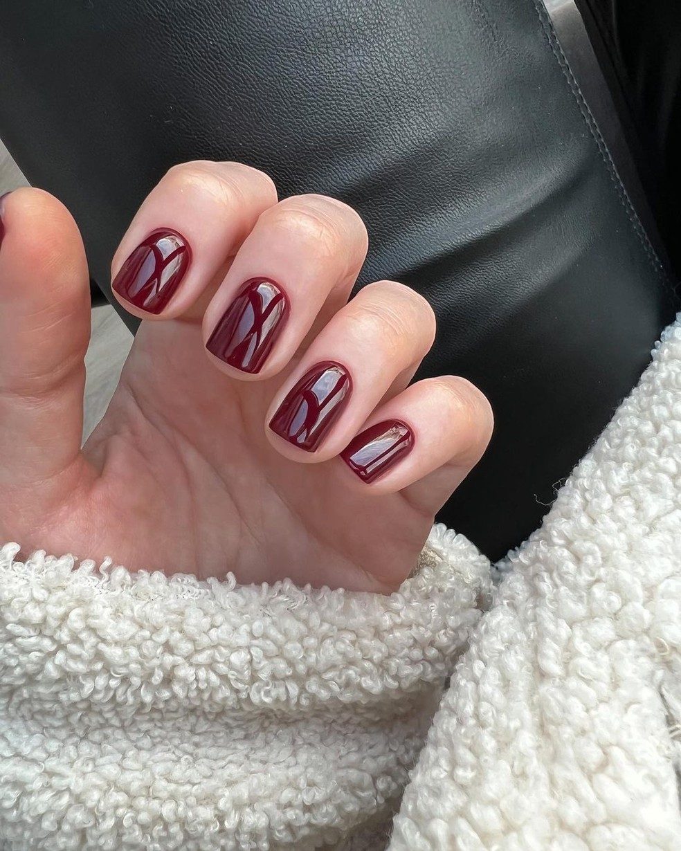 Deep Burgundy High Gloss Short Square Nails Deep Burgundy High Gloss Short Square Nails — Winter Nail Colors for Women Over 70