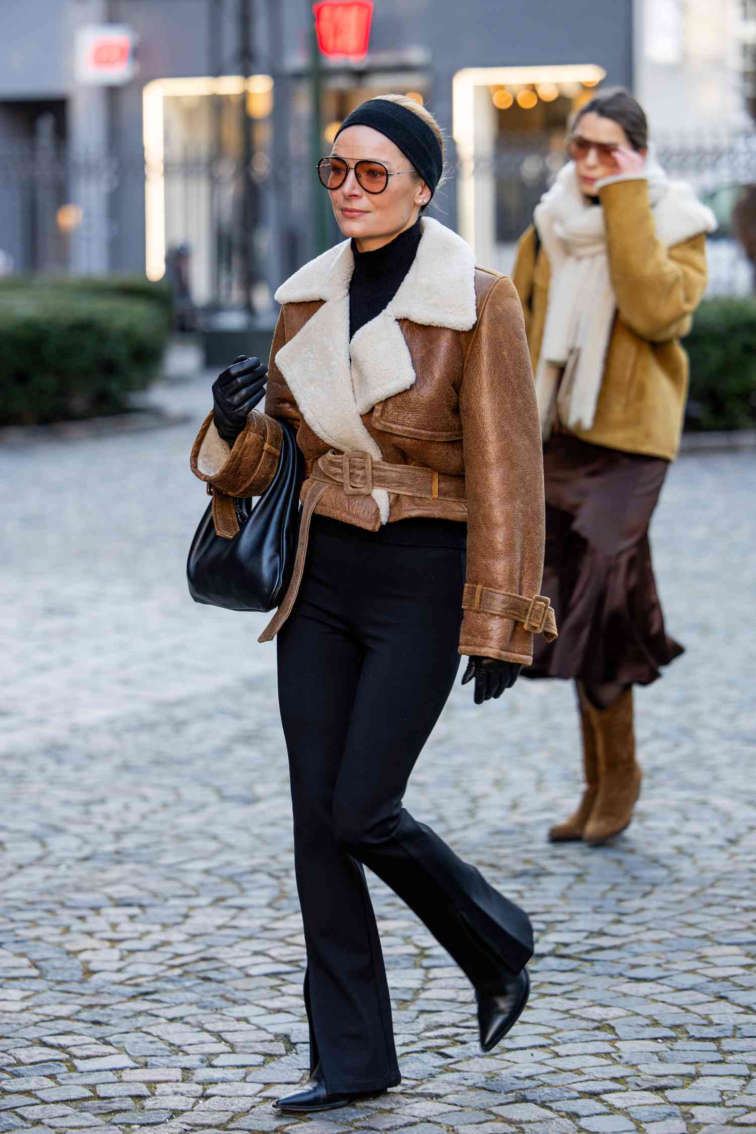 Oversized Teddy Coat for Ultimate Winter Comfort — Shearling Coat Outfits