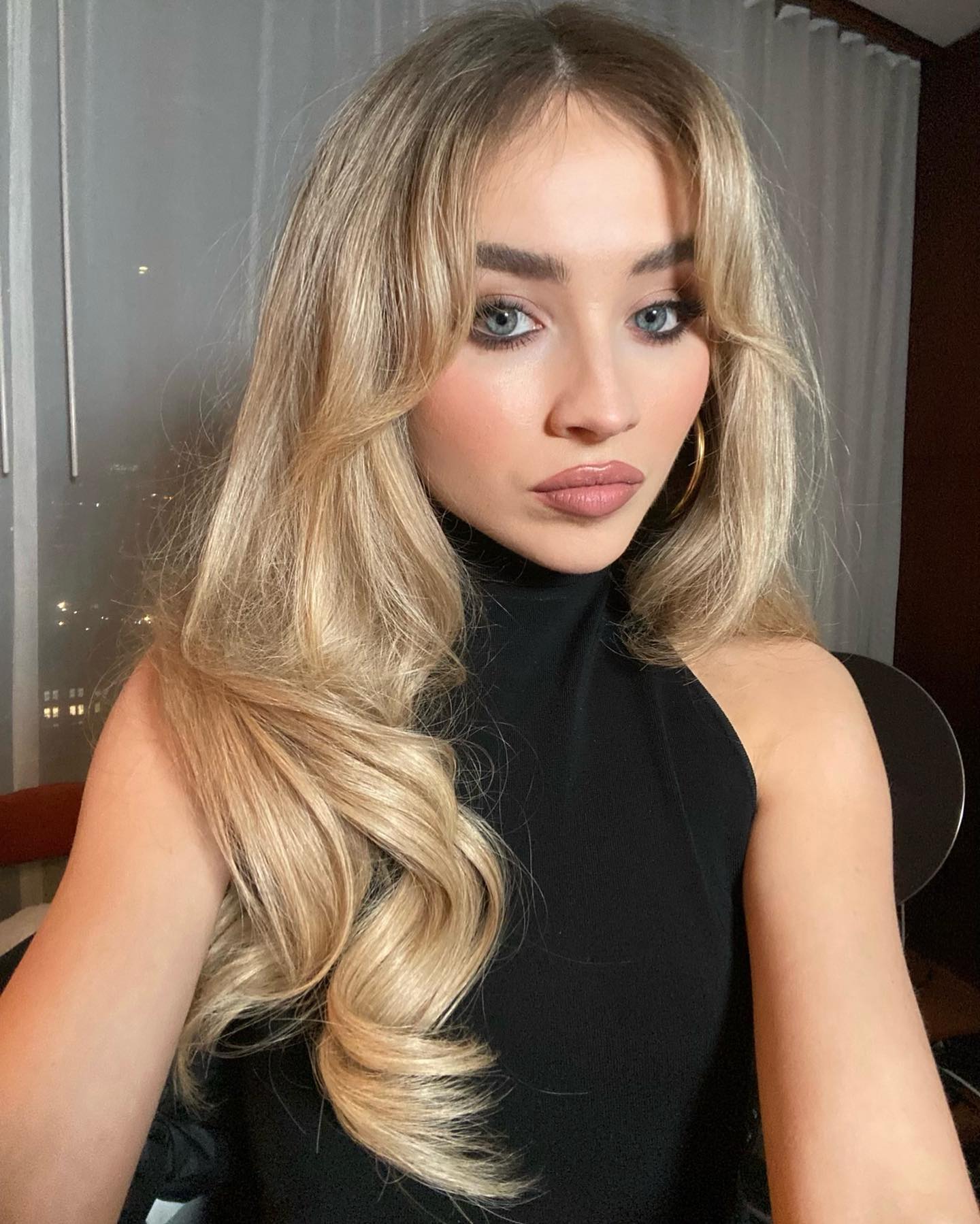 Honey Blonde with Curtain Bangs Honey Blonde with Curtain Bangs — Winter Hair Colors for Blondes
