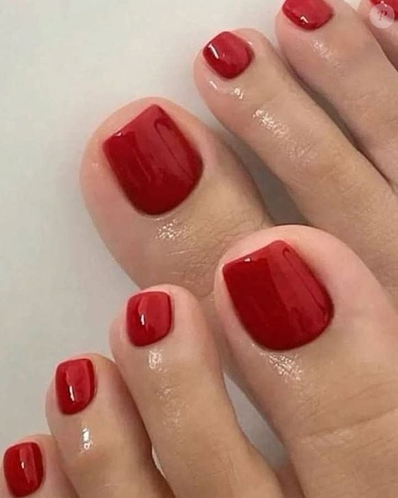 Classic Glossy Red — Winter Pedicure Colors