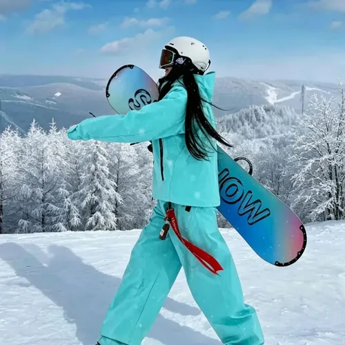 Solid Teal Ski Suit for a Minimalist and Functional Look Solid Teal Ski Suit for a Minimalist and Functional Look — Ski Outfits