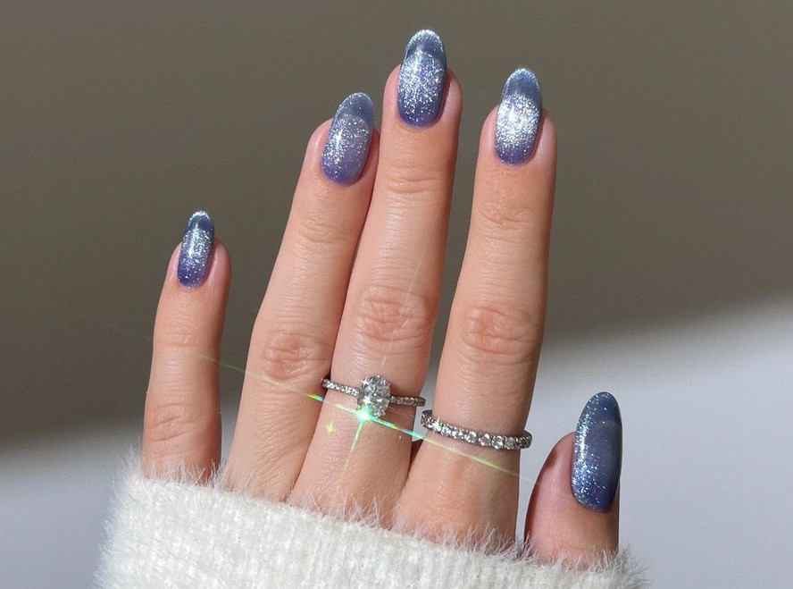 Periwinkle Blue Glitter Fade Nails Periwinkle Blue Glitter Fade Nails — Winter Dip Powder Nails