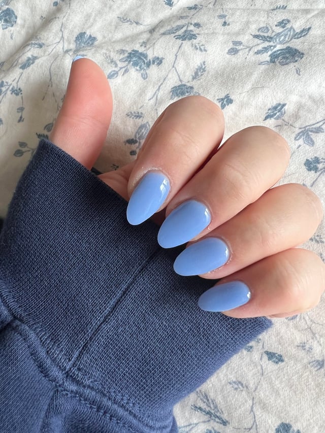 Solid Light Blue Glossy Almond Nails Solid Light Blue Glossy Almond Nails — Winter Almond Nails