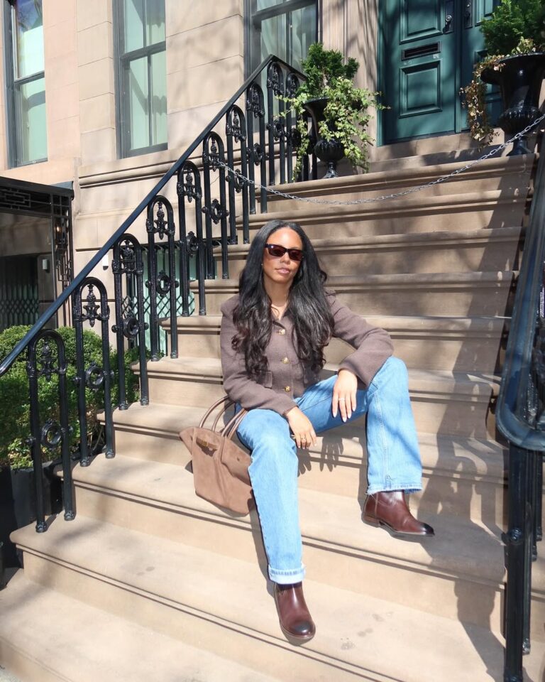 Brown Ankle Boots with Straight-Leg Jeans and Knit Jacket Brown Ankle Boots with Straight-Leg Jeans and Knit Jacket — Winter Boots Outfits