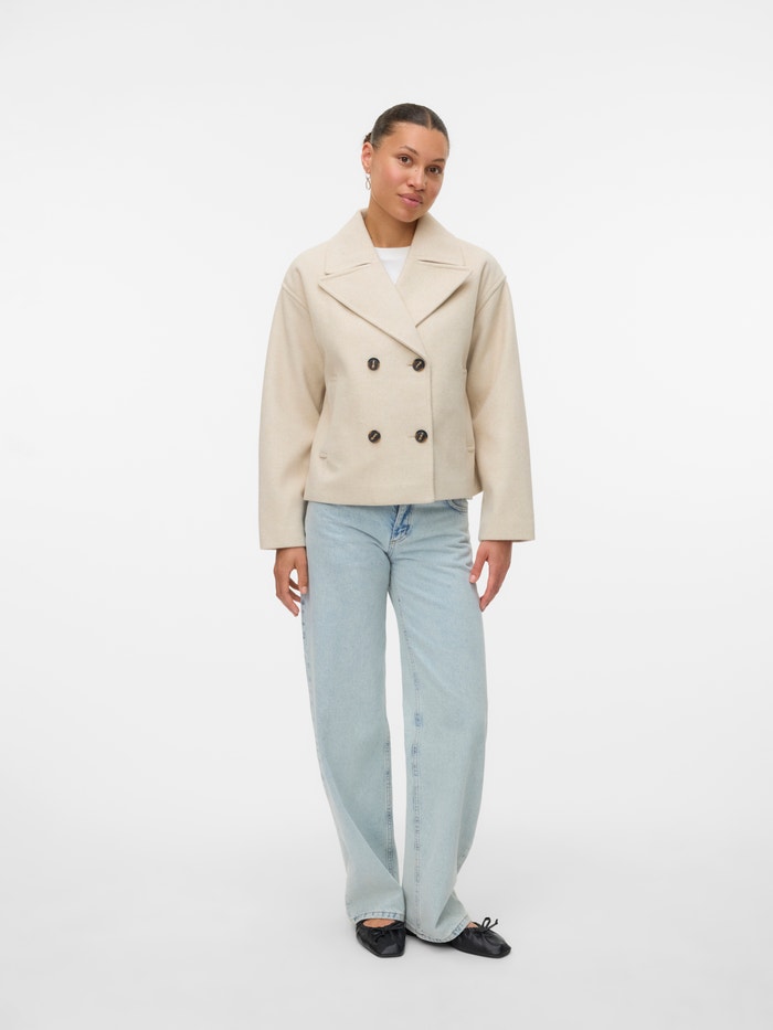 Short Cream Peacoat with Wide-Leg Jeans for a Relaxed Vibe — Peacoat Outfits