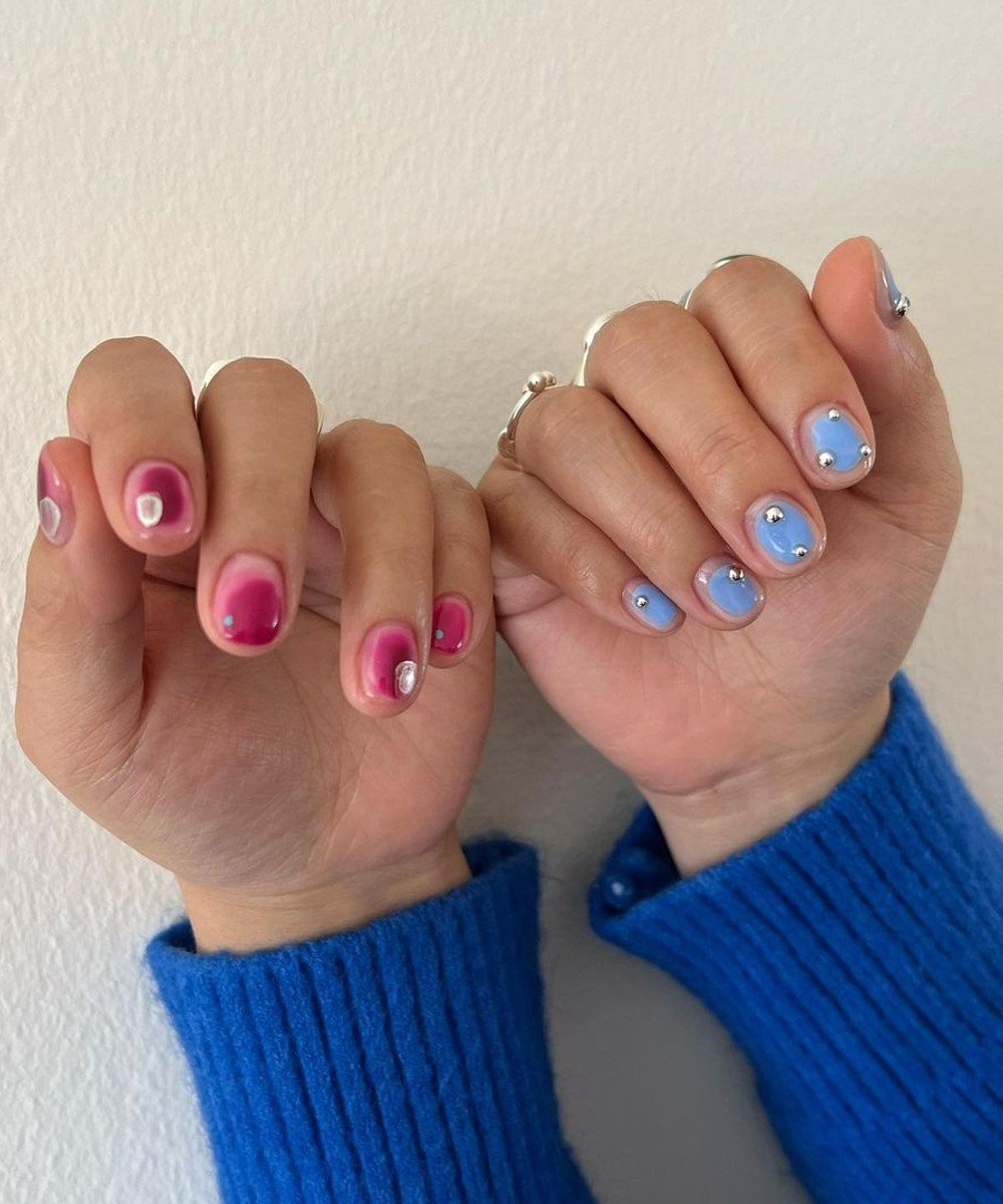 Pink to Magenta Gradient with Silver Stud Accents — Short Winter Gel Nails