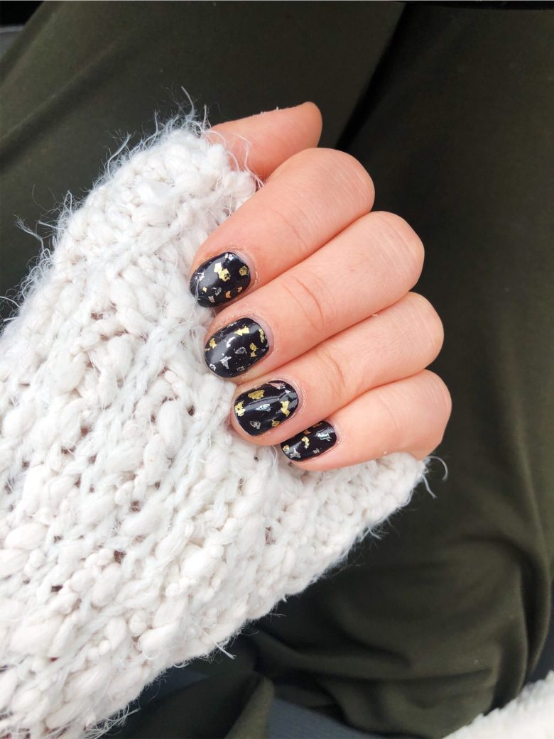 Glossy With Foil Visual Idea Glossy With Foil Visual Idea — Winter Nail Designs
