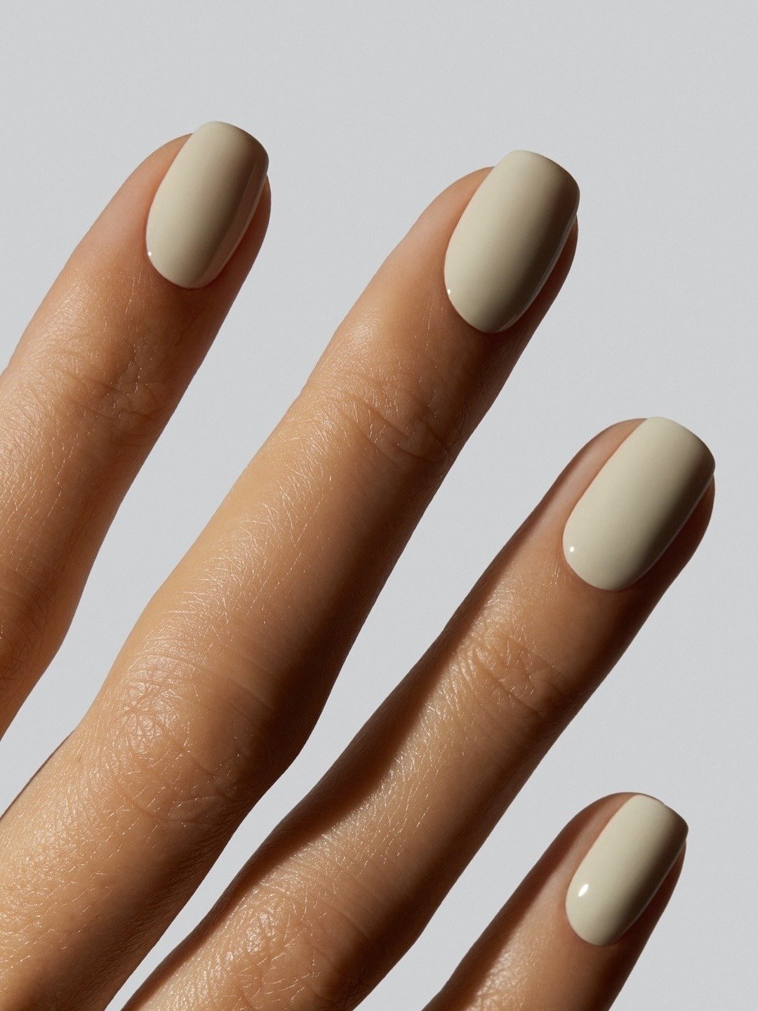 Pale Creamy Beige Short Oval Nails Pale Creamy Beige Short Oval Nails — Winter Nail Colors for Women Over 40