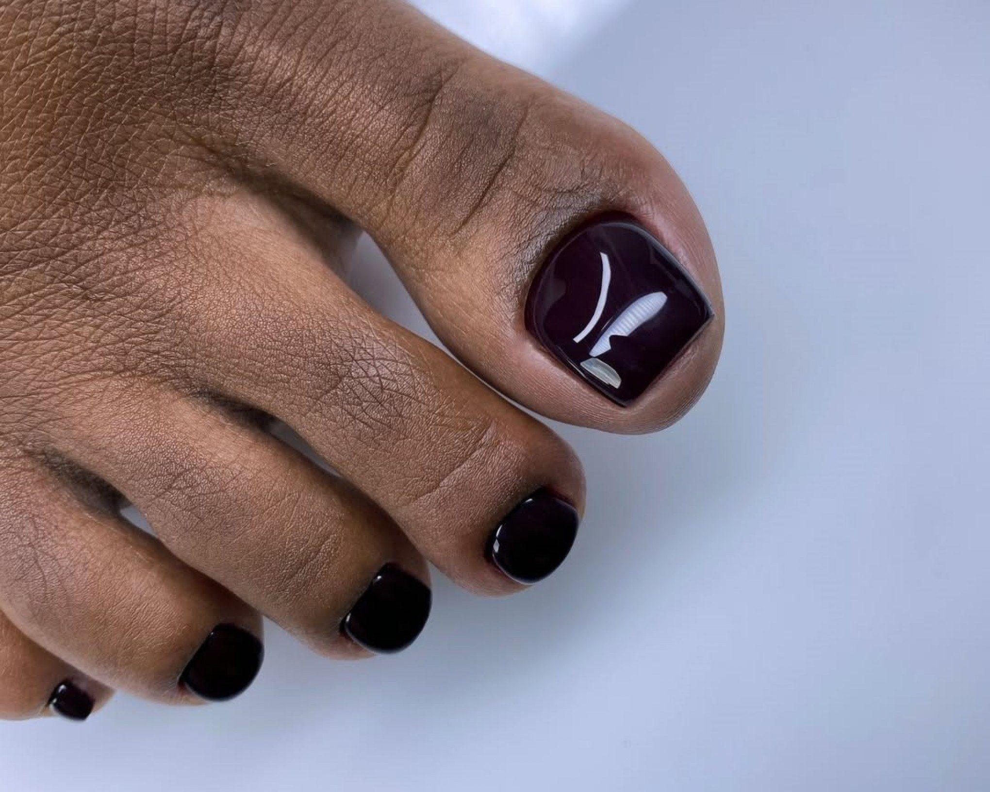 High Gloss Deep Dark Plum Glossy — Winter Pedicure Colors