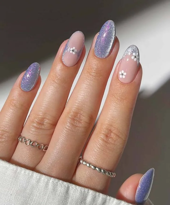 Sheer Pink Glitter With Floral Accents Sheer Pink Glitter With Floral Accents — Simple Winter Nails