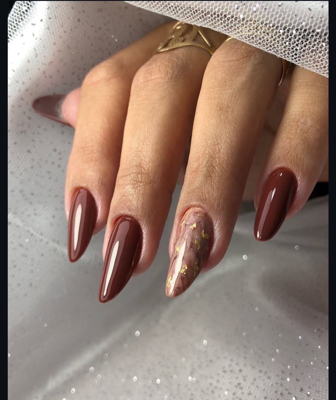Cozy Deep Brown Marble Accent Cozy Deep Brown Marble Accent — Winter Marble Nails