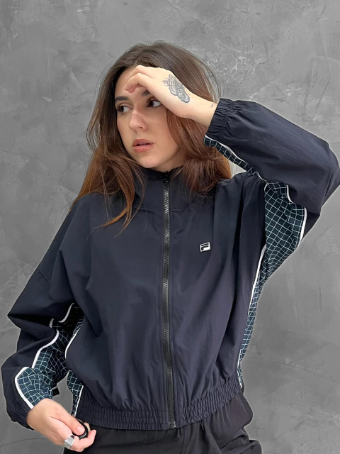Casual Streetwear Black Zip-Up Jacket with Green Grid Paneling Casual Streetwear Black Zip-Up Jacket with Green Grid Paneling — Winter Streetwear Outfits