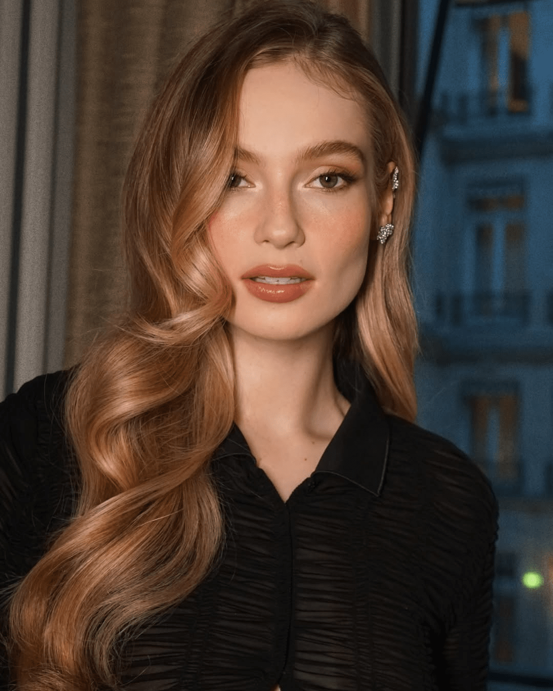 Ash Blonde With Face-Framing Highlights — Winter Highlights